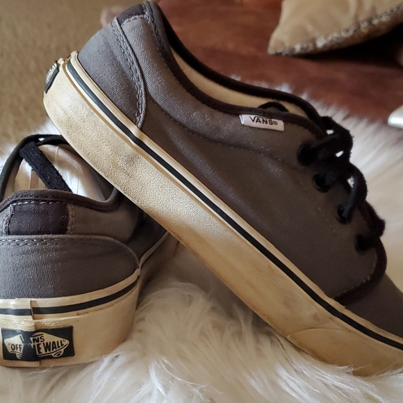 VANS - Picture 4 of 6